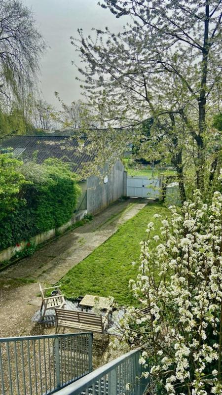 Les Perdrix Apartment Charleville-Mezieres Bagian luar foto