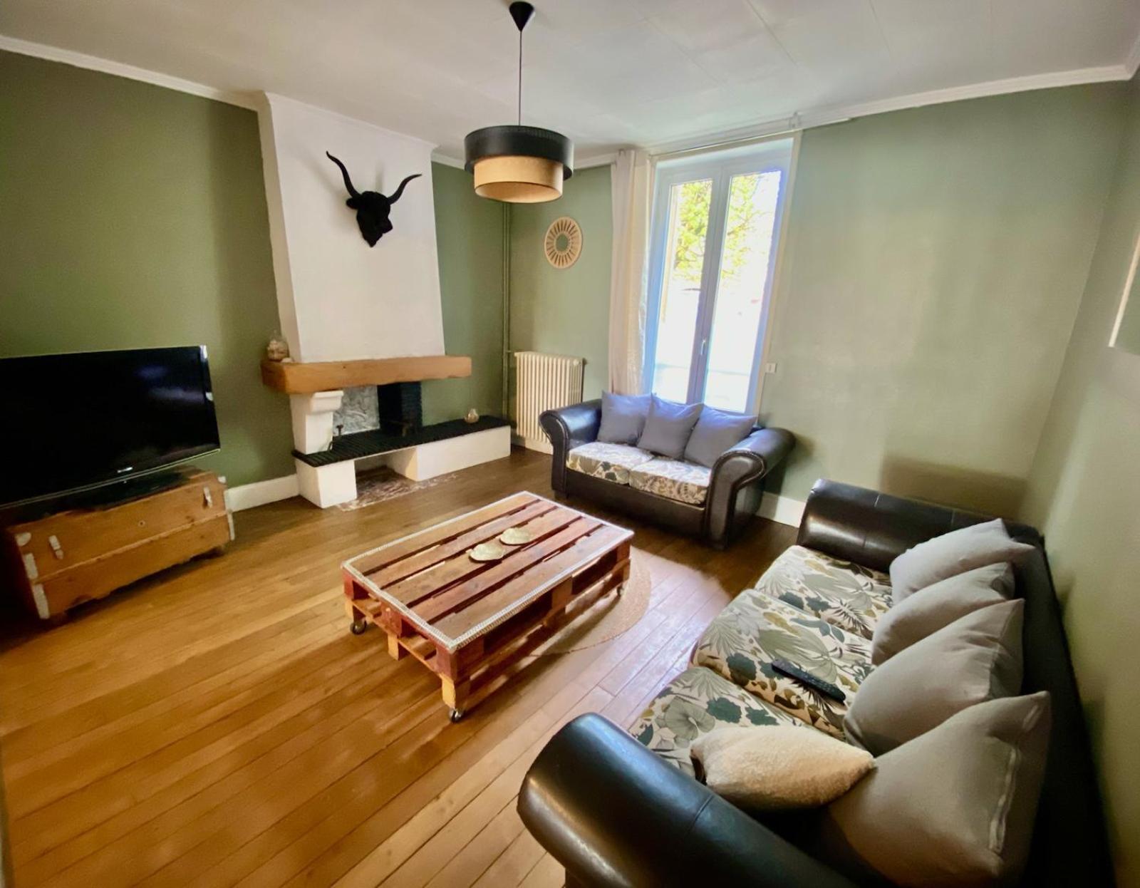 Les Perdrix Apartment Charleville-Mezieres Bagian luar foto